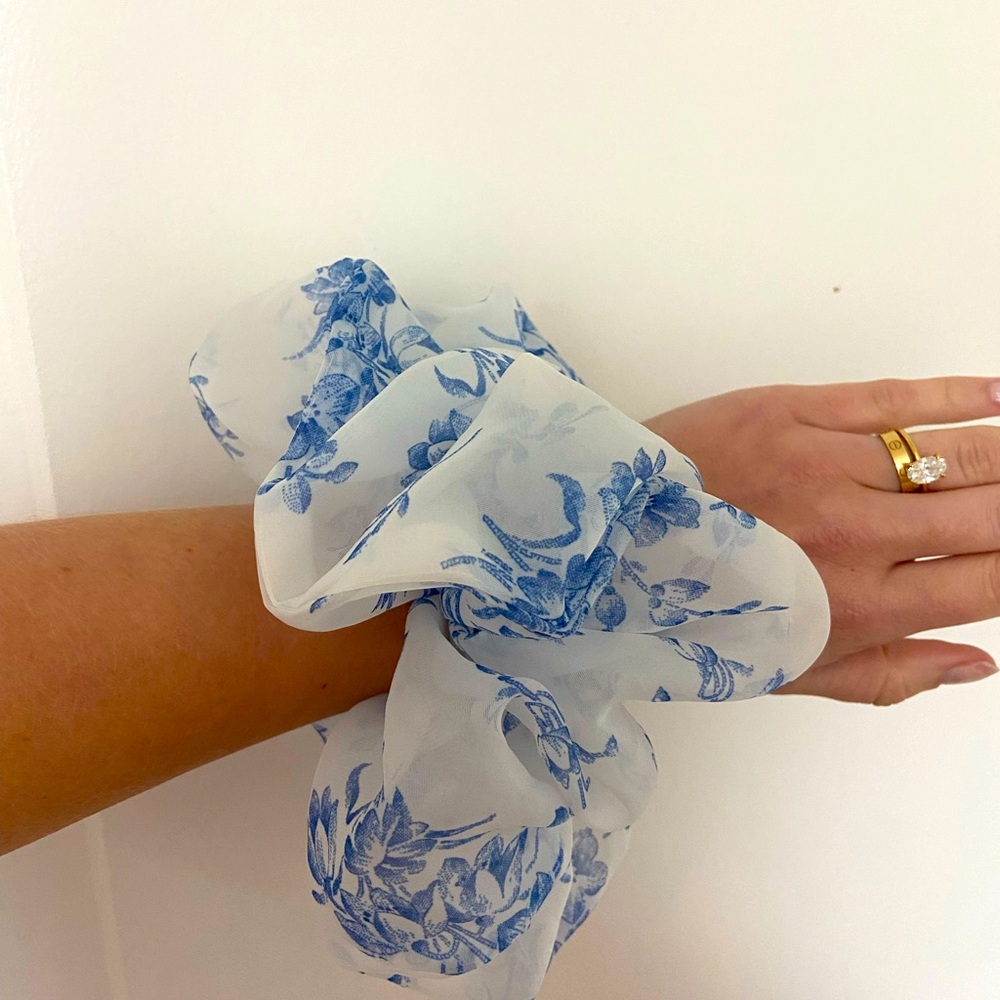 Selkie Scrunchy